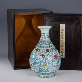 Doucai Flower Pattern Porcelain Vase