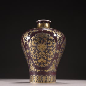 Red Glazed Gold Drawing Flower Pattern Porcelain Vase