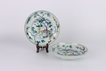 Pair of Doucai Flower and Deer Pattern Porcelain Plate