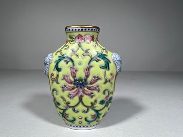 Enamel Drawing Flower Pattern Porcelain Snuff Bottle