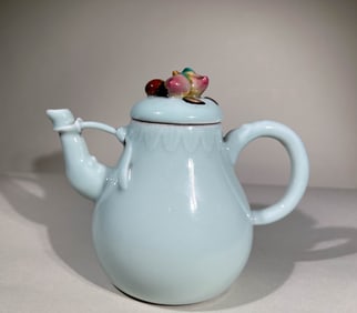 Light Grey Glazed Porcelain Pot