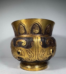 Gilt Bronze Carved Beast Face Pattern Flower Pot