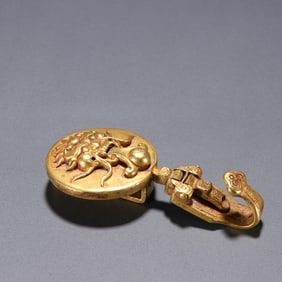 Gilt Bronze Carved Dragon Pattern Belt Hook