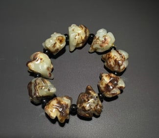Jade Carved Bear Shape Bead Bracelet