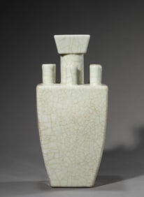 A Ge-Type Multi-Spouted Vase