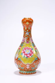 A Coral-Ground Famille-Rose 'Peony' Garlic-Head Vase