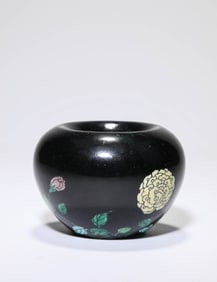 A Black-Ground Famille-Rose 'Floral' Apple-Form Zun
