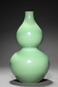 A Green-Glazed Double-Gourd Vase