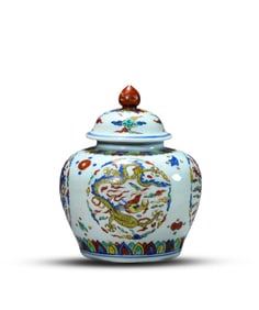 A Wucai 'Dragon' Covered Jar