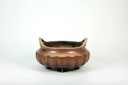 A Bronze Melon-Ribbed Censer with Bridge Handles