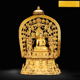 A Gilt Bronze Shakyamuni Statue
