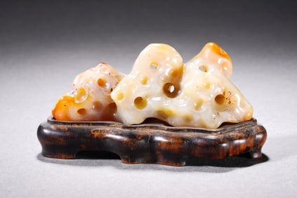 An Agate Mountain Sculpture