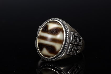 Dzi Bead Ring