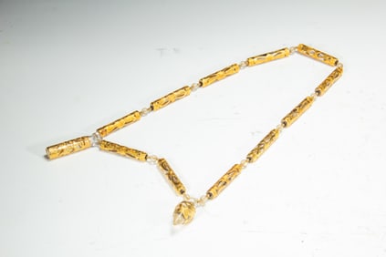 White Crystal Inlaid Solid Gold Carved Flower Pattern Necklace