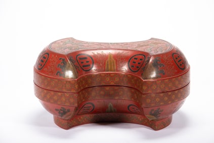 Lacquerware Carved Dragon and Phoenix Pattern Lid Box