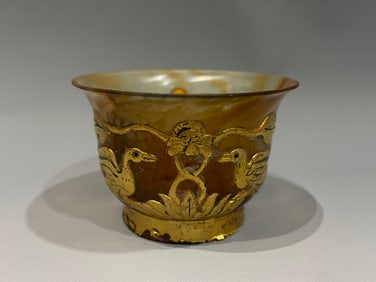 Agate Inlaid Gilt Bronze Carved Flower and Bird Pattern Cup