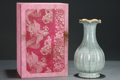 Guan Ware Inlaid Gilt Bronze Porcelain Vase