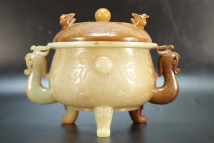 Jade Carved Lion Pattern Double Phoenix Ears Lid Cup