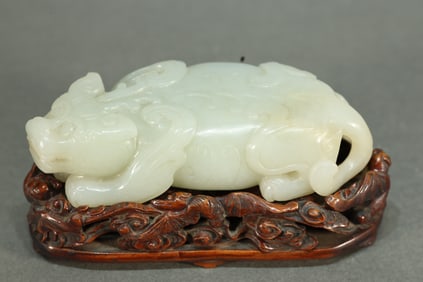 Jade Carved Beast Shape Figure