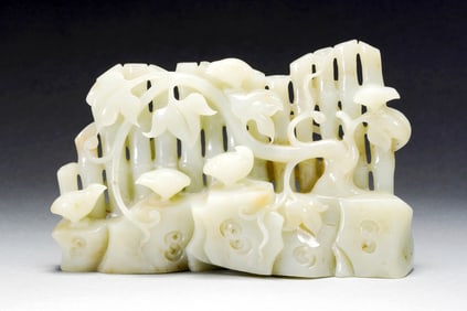 A JADE ORNAMENT