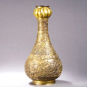 A GILT-BRONZE GARLIC-HEAD VASE