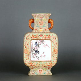 A Green-Ground Famille Rose Bird-And-Flower Pattern Double-Handled Square Flat Bottle