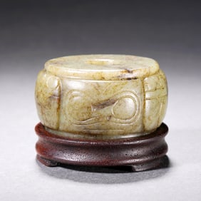 A JADE DRUM