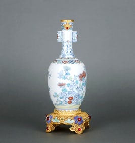 A Filigree Gilt-Inlaid Doucai 'Flower And Butterfly' Double-Handled Vase