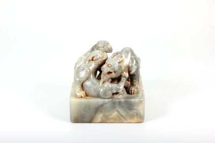 A SHOUSHAN STONE SEAL WITH AUSPICIOUS BEAST