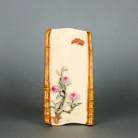 A 'WO JI' Marked Bamboo-Joint Shoushan Stone 'Bat And Longevity' Paperweight