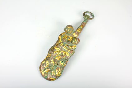 A BRONZE MONKEY-SHAPED BELT HOOK WITH GOLD-SILVER INLAY