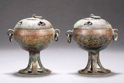 A PAIR OF BRONZE DOU WITH GOLD-SILVER INLAY