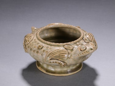 Yue Ware Carved Flower Pattern Porcelain Washer