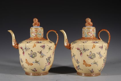Pair of Famille Rose Flower with Butterfly Pattern Porcelain Pot