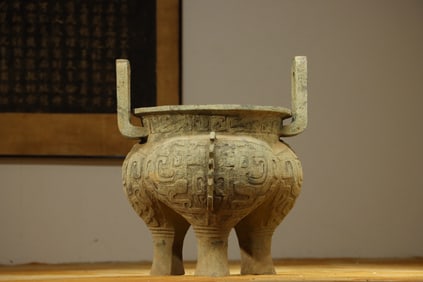 Chinese Bronze Carved Beast Face Pattern Double Ears Ding