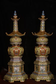 Pair of Enamel Drawing Flower and GuanYin Pattern Porcelain Pagoba