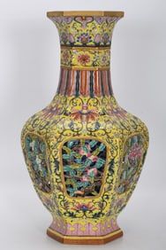 Enamel Drawing Flower and Peach Pattern Porcelain Vase