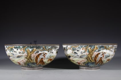 Pair of Enamel Drawing Chinese Zodiac Pattern Porcelain Bowl