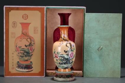 Famille Rose Flower and Bird & Poetry Pattern Porcelain Vase