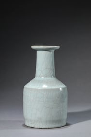 A Ge-Type Paper-Mallet Vase