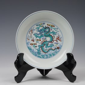 Doucai Cloud and Dragon Pattern Porcelain Plate