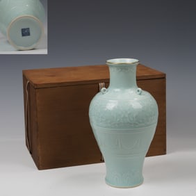 Light Grey Glazed Carved Flower Pattern Porcelain Vase