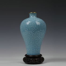 Light Grey Glazed Carved Flower Pattern Porcelain Vase
