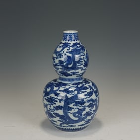 Blue and White Cloud and Dragon Pattern Porcelain Gourd Shape Vase