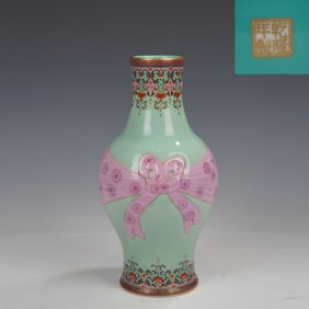 Famille Rose Flower Pattern Porcelain Vase
