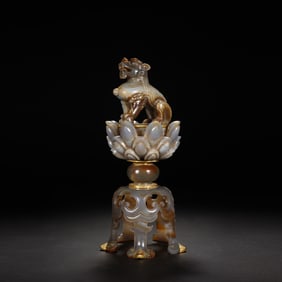 Agate Inlaid Solid Gold Carved Beast Shape Candlestick