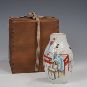 Famille Rose Beauty Story Pattern Porcelain Vase