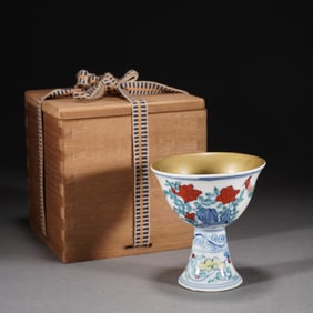 Doucai Gold Drawing Flower and Chicken Pattern Porcelain High Foot Cup