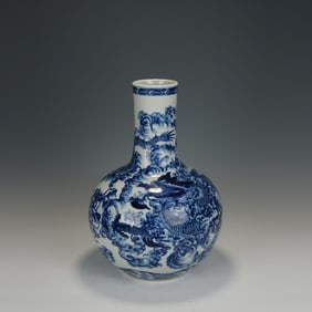 Blue and White Cloud and Dragon Pattern Porcelain Tianqiu Vase