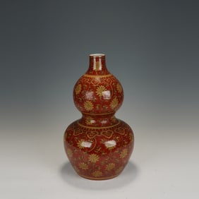 Red Glazed Flower Pattern Porcelain Gourd Shape Vase